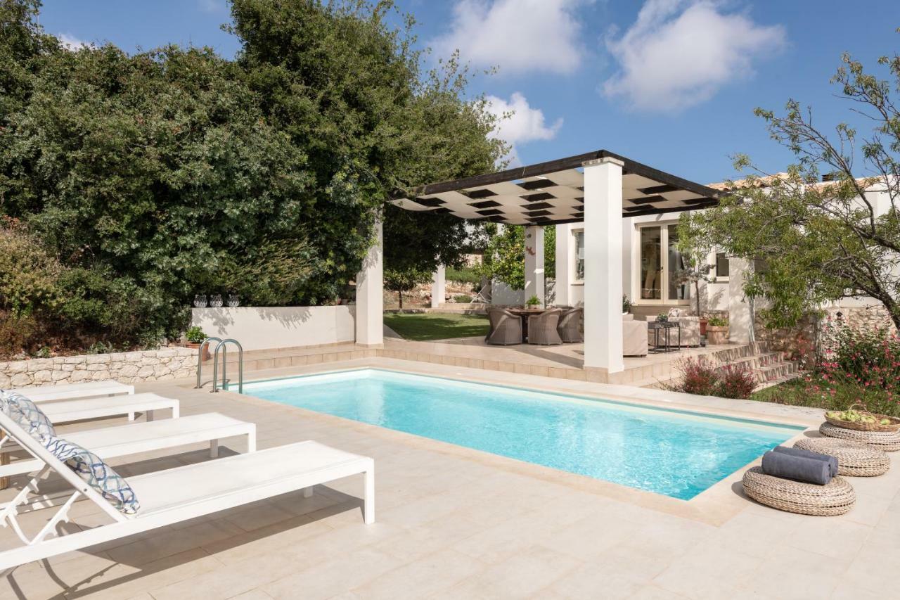 Levantes Luxury Home - Nature Inspired, Pool & Bbq, By Thinkvilla Prinés 외부 사진